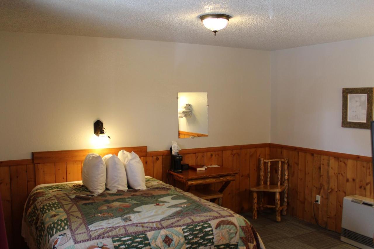 Alpine Motel Of Cooke City Eksteriør billede