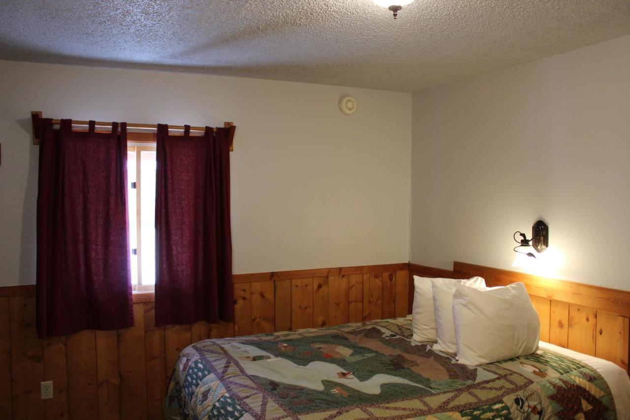 Alpine Motel Of Cooke City Eksteriør billede